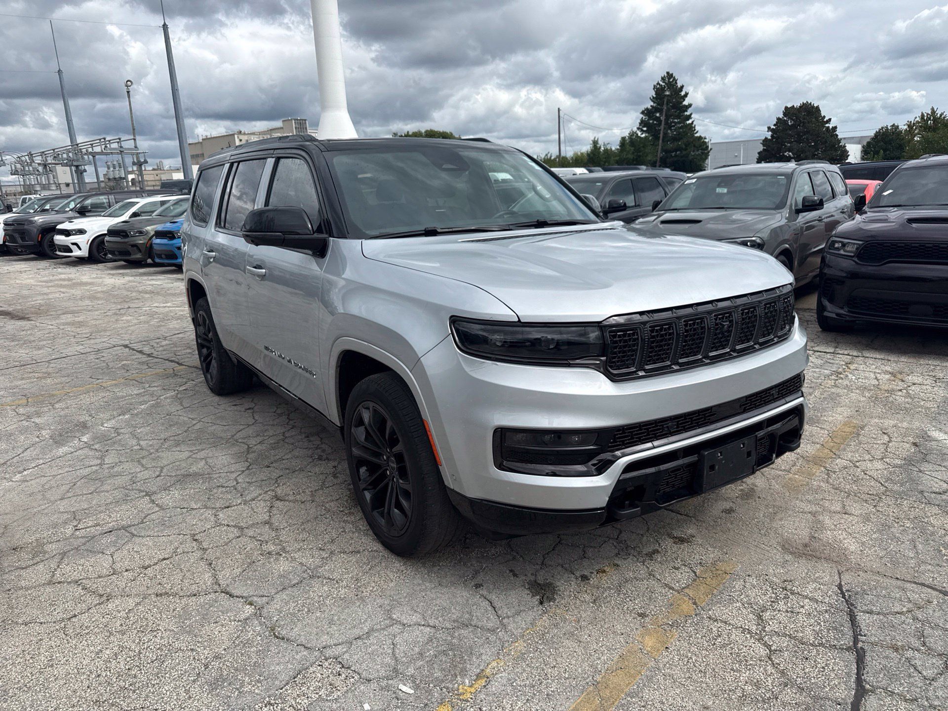 Used 2024 Jeep Grand Wagoneer Series II Obsidian w/ Quick Order Packagew 28T AWD/4WD image 4
