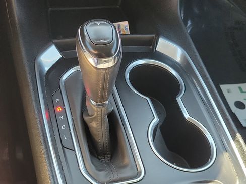 Used 2020 Chevrolet Traverse LT w/ LT Premium Package image 32