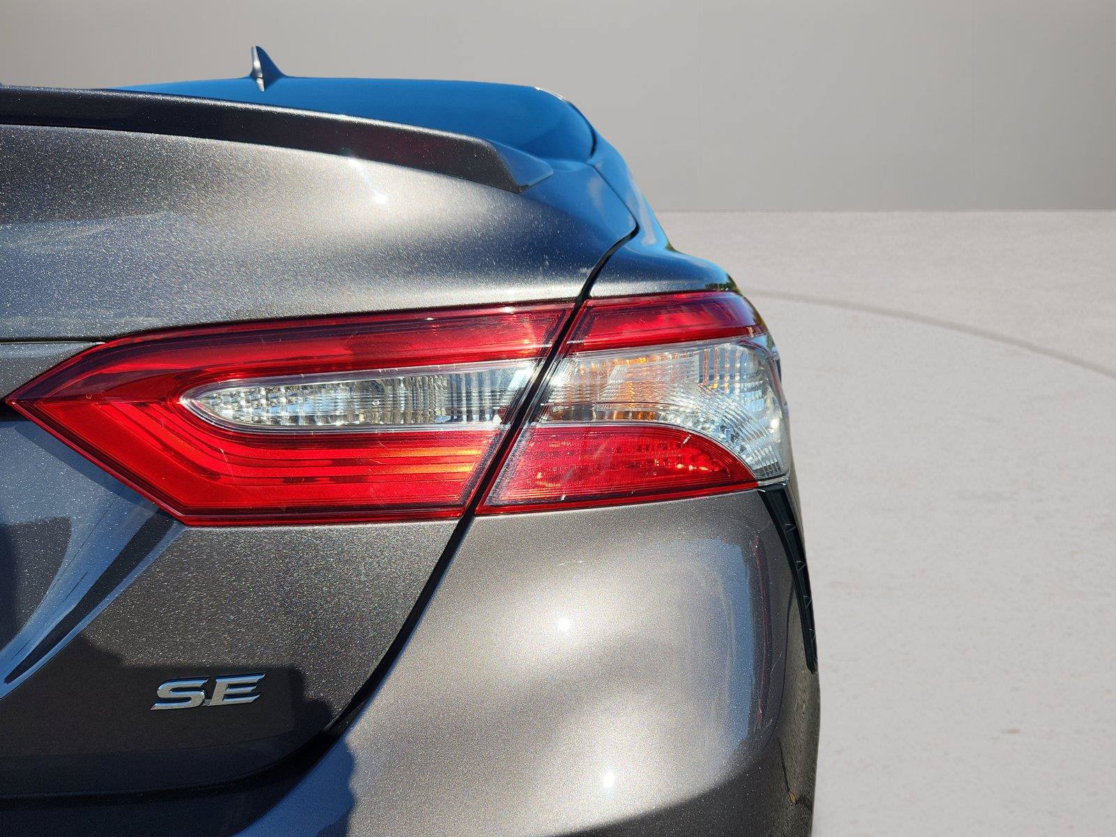 Used 2019 Toyota Camry SE FWD image 12