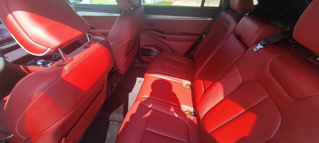 Used 2025 Jeep Wagoneer S Launch Edition w/ Trailer Tow Group AWD/4WD image 12