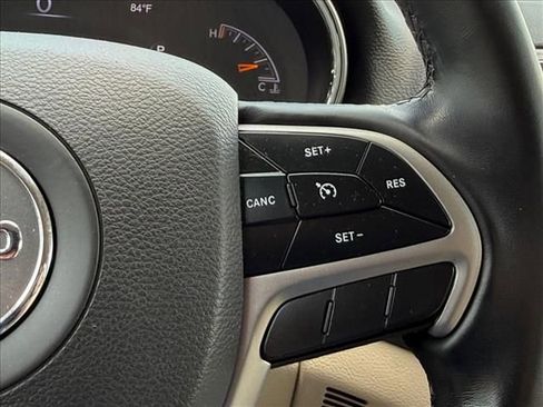 Used 2022 Jeep Grand Cherokee Laredo E RWD image 22