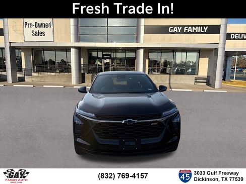 Used 2025 Chevrolet Trax RS w/ Sunroof Package FWD image 2