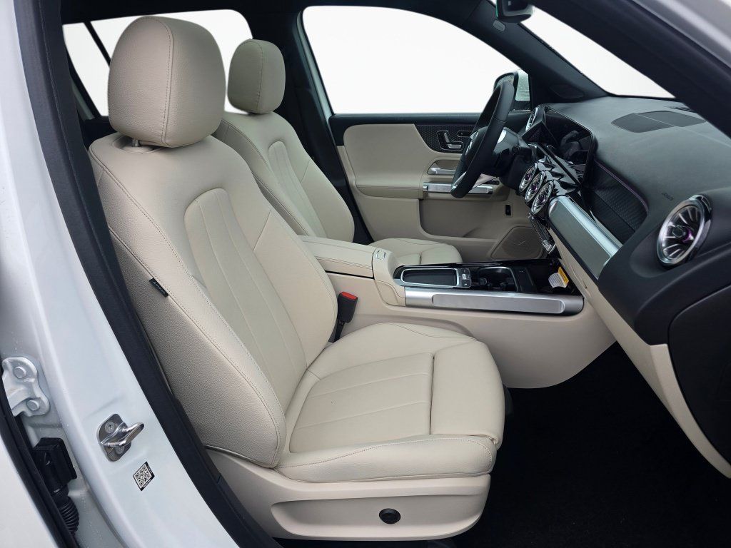 New 2026 Mercedes-Benz GLB 250 4MATIC image 24