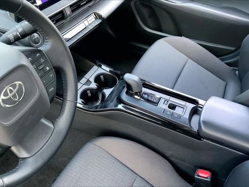 Certified 2024 Toyota Prius LE image 15