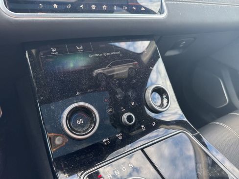 Used 2020 Land Rover Range Rover Velar R-Dynamic S image 18