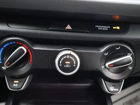 Used 2023 Kia Rio S FWD image 32
