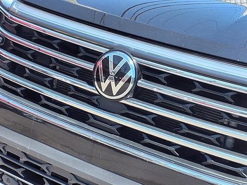 Used 2025 Volkswagen Atlas SE FWD image 30