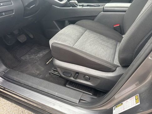 Used 2023 Nissan Rogue SV image 28