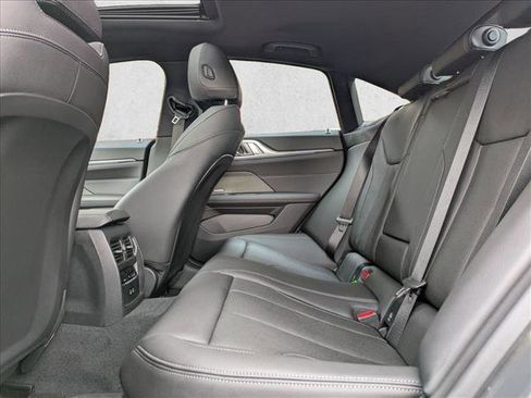 Used 2025 BMW i4 xDrive40i image 17