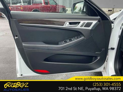 Used 2015 Hyundai Genesis 3.8 w/ Option Group 02 RWD image 12