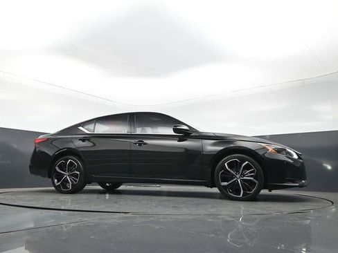 Used 2023 Nissan Altima 2.5 SR w/ SR Premium Package AWD/4WD image 28