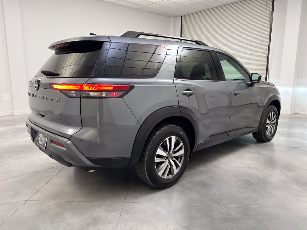 Used 2026 Nissan Pathfinder SL FWD image 9
