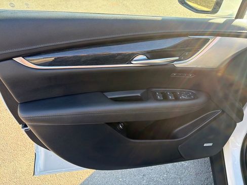 Certified 2023 Cadillac XT5 Premium Luxury AWD/4WD image 4