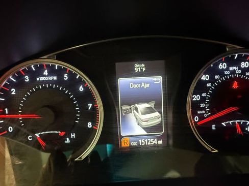 Used 2016 Toyota Camry SE image 6