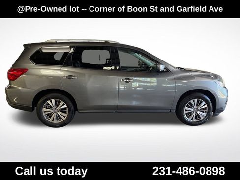 Used 2020 Nissan Pathfinder SL AWD/4WD image 6