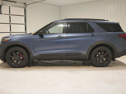 Used 2020 Ford Explorer ST w/ ST Street Pack image 8
