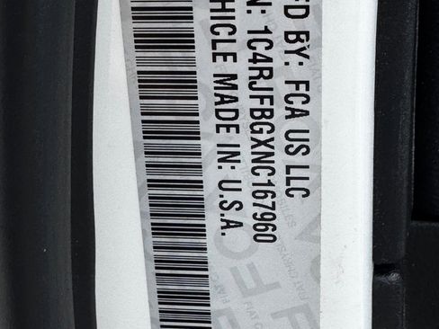 Used 2022 Jeep Grand Cherokee Limited image 28