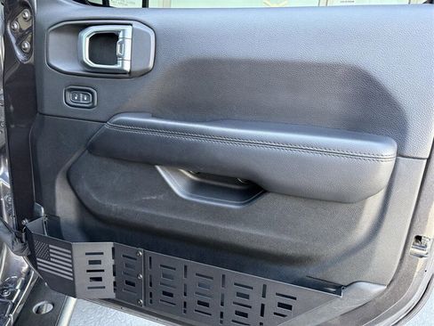 Used 2020 Jeep Wrangler Unlimited Sahara AWD/4WD image 31