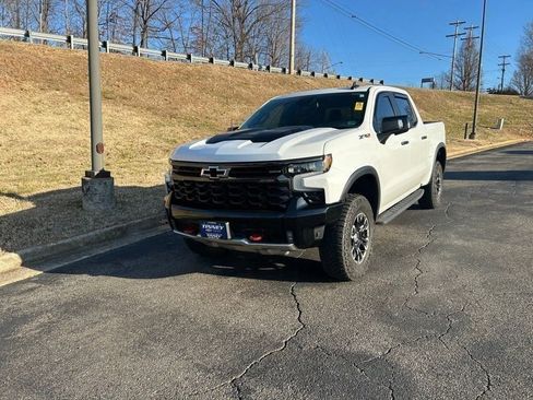 Used 2024 Chevrolet Silverado 1500 ZR2 image 3