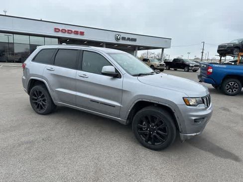 Used 2021 Jeep Grand Cherokee Laredo X image 22