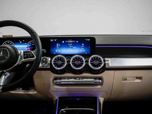 Used 2026 Mercedes-Benz GLB 250 image 13