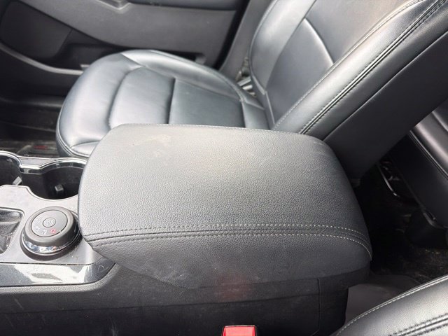 Used 2019 Ford Explorer XLT w/ Equipment Group 202A AWD/4WD image 27