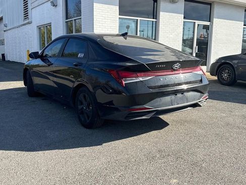 Used 2023 Hyundai Elantra SEL image 9