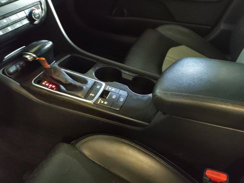 Used 2020 Kia Optima Premium image 26