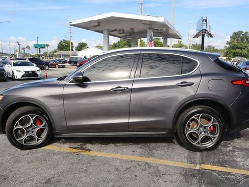 Used 2018 Alfa Romeo Stelvio AWD image 6