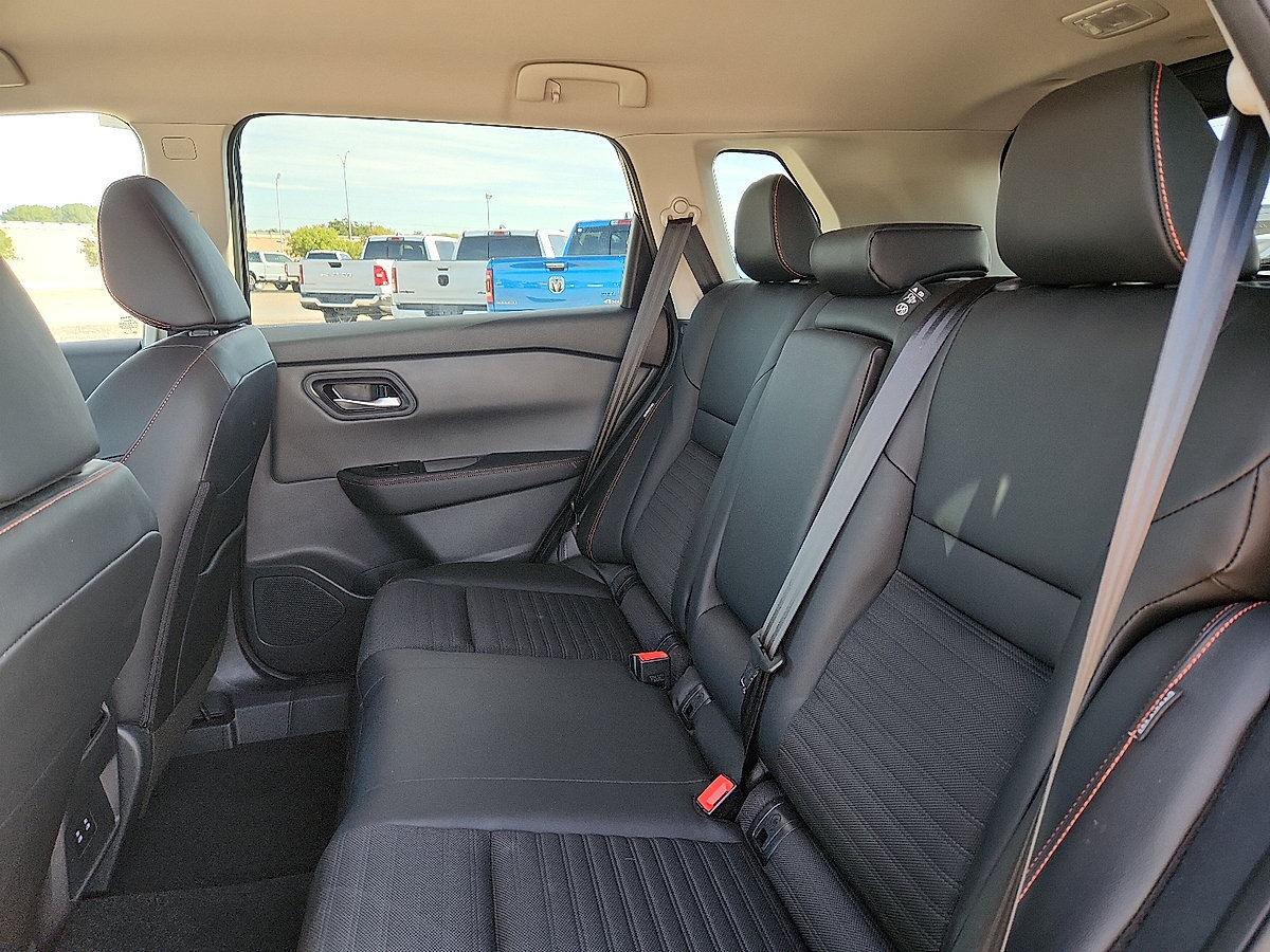 Used 2026 Nissan Rogue SV AWD/4WD image 6