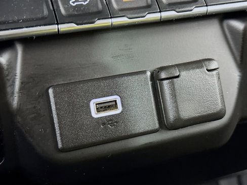 Used 2019 Chevrolet Silverado 1500 Custom w/ Custom Value Package image 14