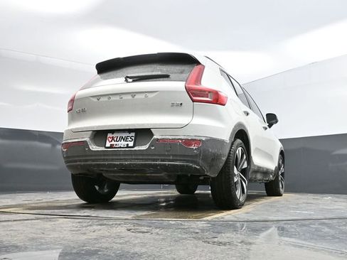 Used 2023 Volvo XC40 B5 Ultimate w/ Protection Package Premier image 47
