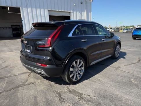 Used 2023 Cadillac XT4 Premium Luxury w/ Cold Weather Package AWD/4WD image 8