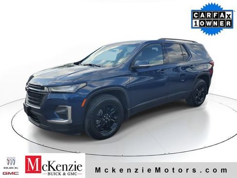 Used 2022 Chevrolet Traverse LT FWD image 2