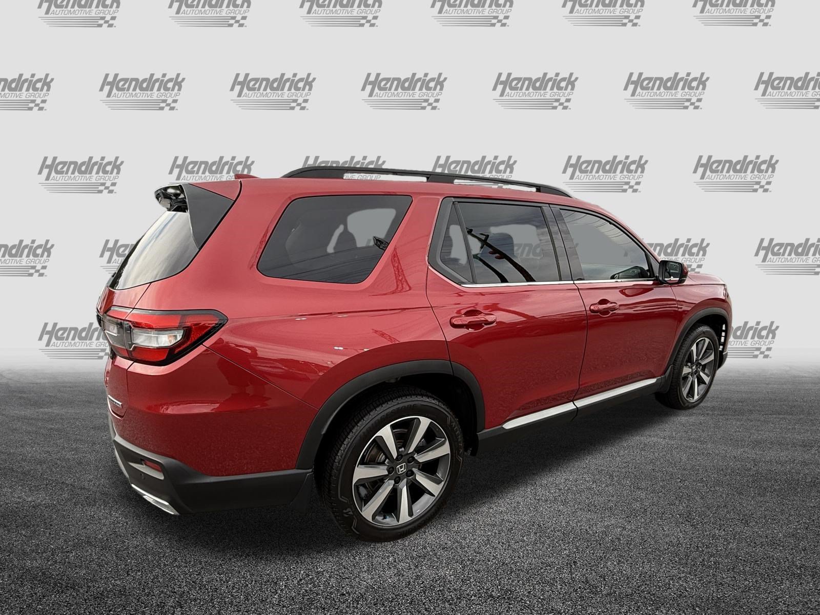 Certified 2024 Honda Pilot Touring image 10