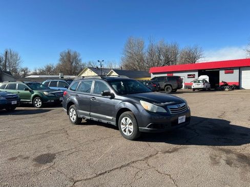 Used 2011 Subaru Outback 2.5i image 4