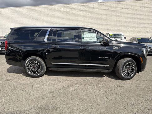 New 2026 GMC Yukon XL Elevation w/ Elevation Premium Package RWD image 3