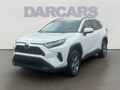 Used 2025 Toyota RAV4 XLE AWD/4WD image 3
