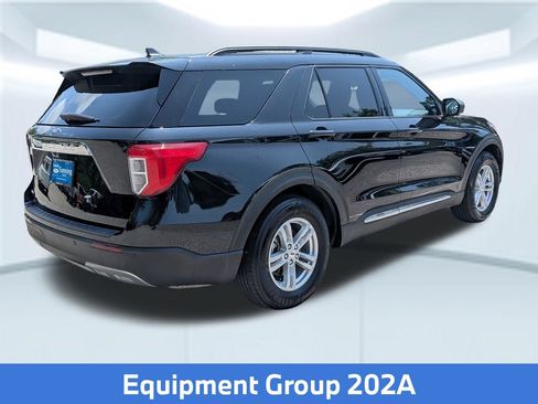 Used 2023 Ford Explorer XLT w/ Equipment Group 202A RWD image 7