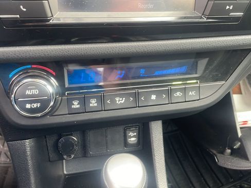 Used 2014 Toyota Corolla S image 15