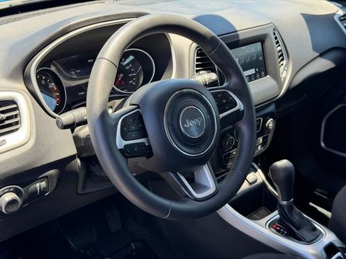 Used 2020 Jeep Compass Sport w/ Tech Group FWD image 10