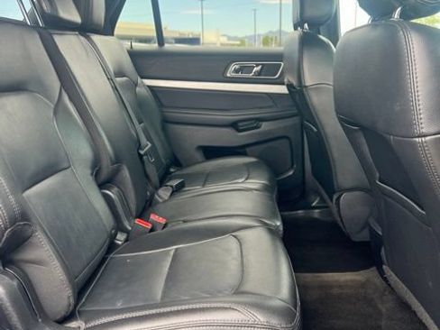 Used 2016 Ford Explorer XLT w/ Equipment Group 202A FWD image 31