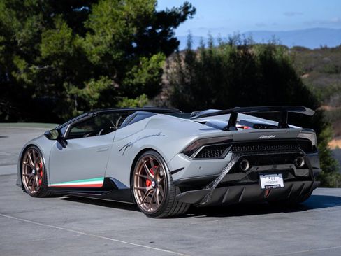 Used 2018 Lamborghini Huracan Performante image 38