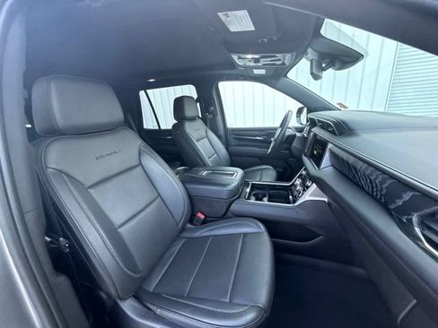 Used 2023 GMC Yukon Denali RWD image 22