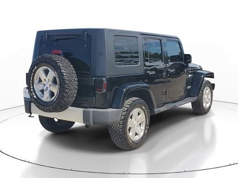 Used 2010 Jeep Wrangler Unlimited Sahara AWD/4WD image 4