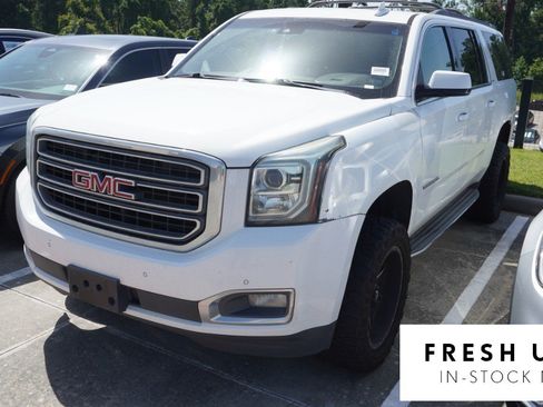 Used 2017 GMC Yukon XL SLT w/ Open Road Package AWD/4WD image 1