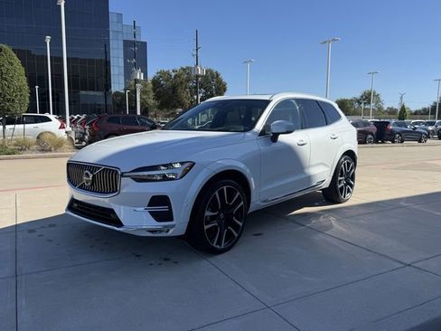 Certified 2023 Volvo XC60 B5 Ultimate image 3