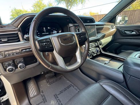 Used 2022 GMC Yukon XL Denali AWD/4WD image 23