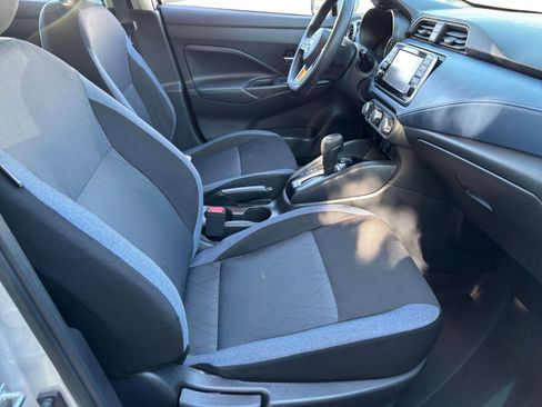 Used 2025 Nissan Versa SV FWD image 35