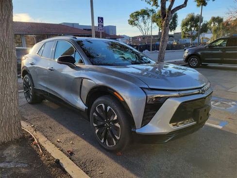 Used 2025 Chevrolet Blazer EV RS image 9